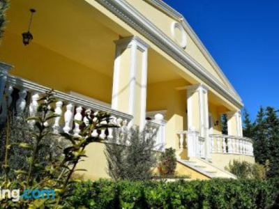 Pandis Palace