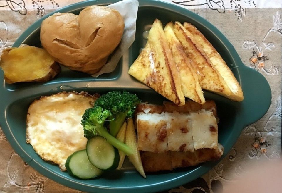 케이브스 B&B 조식 메뉴
