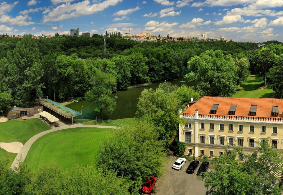 hotel overview picture