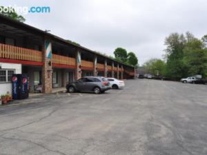 Kewanee Motor Lodge