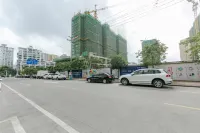 Vienna International Hotel (Qionghai Zhenhai Road) - parking