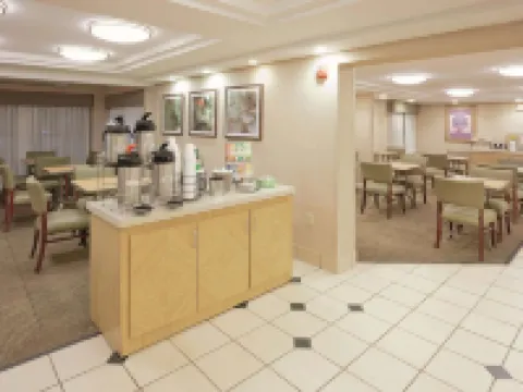 沃威克普羅維登斯機場拉昆塔温德姆套房酒店 沃威克酒店