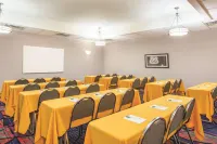 La Quinta Inn & Suites by Wyndham Tulsa Airpt / Expo Square Hotels in Tulsa