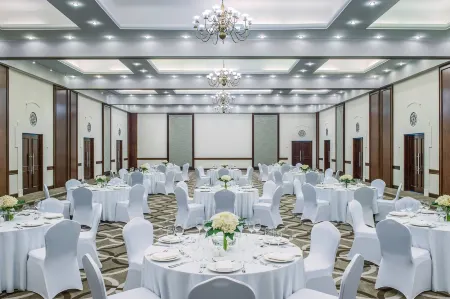 Millennium Lakeview Hotel Formerly Copthorne Lakeview Hotel Отели рядом с достопримечательностью «Ain Dubai»