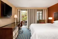 Four Points by Sheraton French Quarter Hotel dekat WorldQuant University