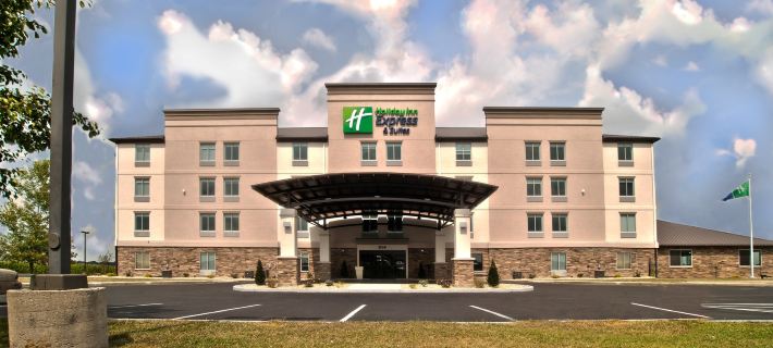 Holiday Inn Express & Suites EVANSVILLE NORTH by IHG Hotels in Vanderburgh County