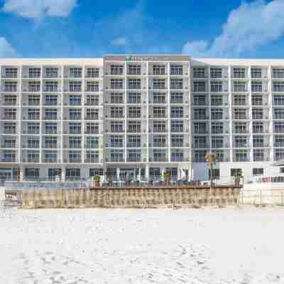 Holiday Inn Express & Suites Panama City Beach - Beachfront Hotel Exterior