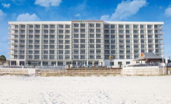 Holiday Inn Express & Suites Panama City Beach - Beachfront