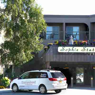 Sophie Station Suites Hotel Exterior