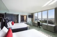 W Miami