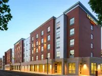 Courtyard Edgewater NYC Area Hotels in Edgewater