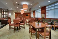 Drury Inn & Suites Charlotte Northlake - servizio colazione