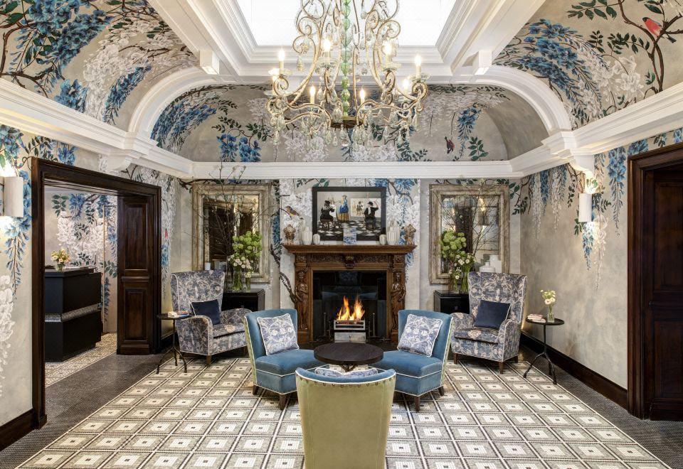 BROWN'S HOTEL Over view