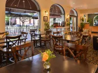St Charles Inn, Superior Hotel Hotels near Clay Square