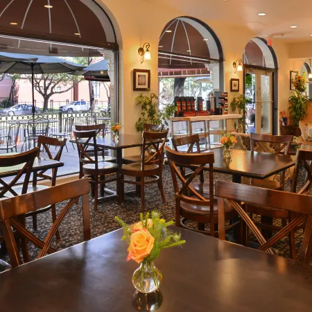 St Charles Inn, Superior Hotel Отели рядом с достопримечательностью «Одубон Парк»