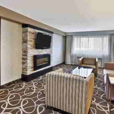 Crowne Plaza Kitchener-Waterloo Rooms