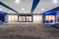 Holiday Inn Express & Suites Santa Ana - Orange County Hotel dekat Versailles On the Lake