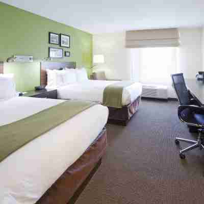 Holiday Inn Express & Suites Rogers Rooms