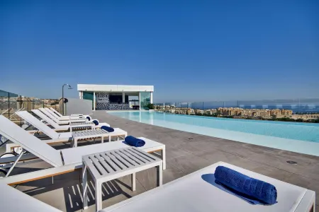 be.HOTEL Отели в г. Сент-Джулианс