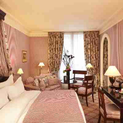 Le Dokhan’s Paris Arc de Triomphe, a Tribute Portfolio Hotel Rooms