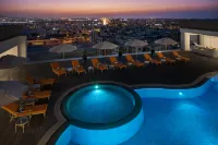 Fraser Suites Muscat - Mountain view