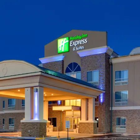 Holiday Inn Express & Suites GRANTS - MILAN by IHG