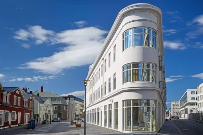 Reykjavik Consulate Hotel, Curio Collection by Hilton Hotel dekat The Icelandic Phallological Museum