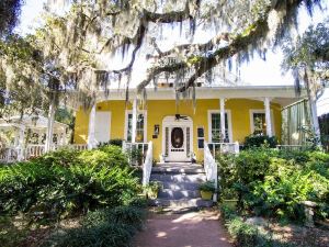 Tybee Island Inn Bed & Breakfast