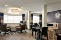Microtel Inn & Suites by Wyndham Inver Grove Heights/Minne - breakfast