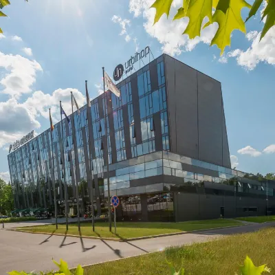 Urbihop Hotel Hotels near Siemens Arena