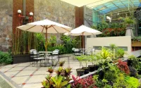 Nuwis Hotel & Convention Hotel dekat Argasoka Garden
