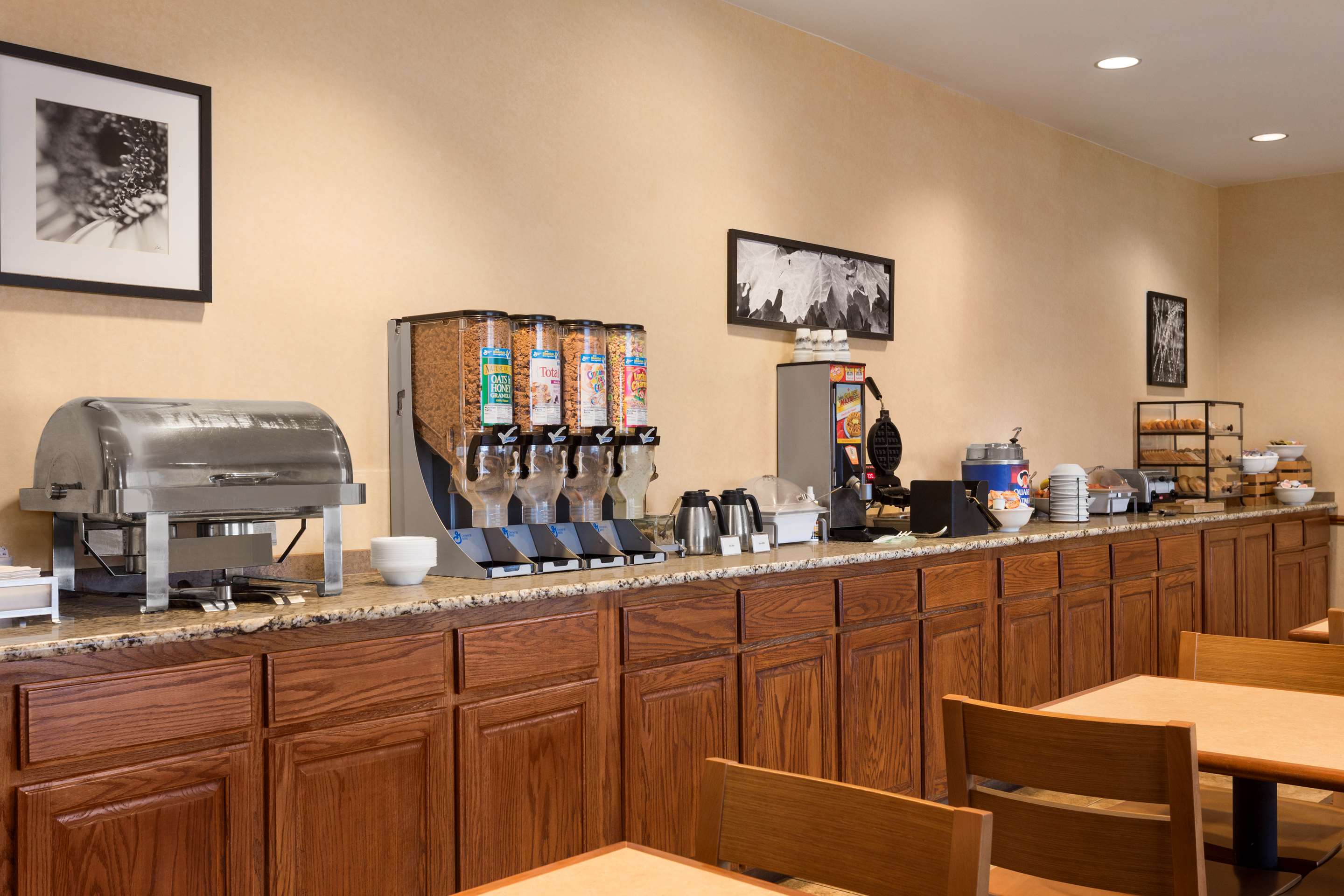 Country Inn & Suites by Radisson, Omaha Airport, IA