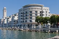 Jr Hotels Bari Grande Albergo Delle Nazioni Отели рядом с достопримечательностью «Университет Бари»