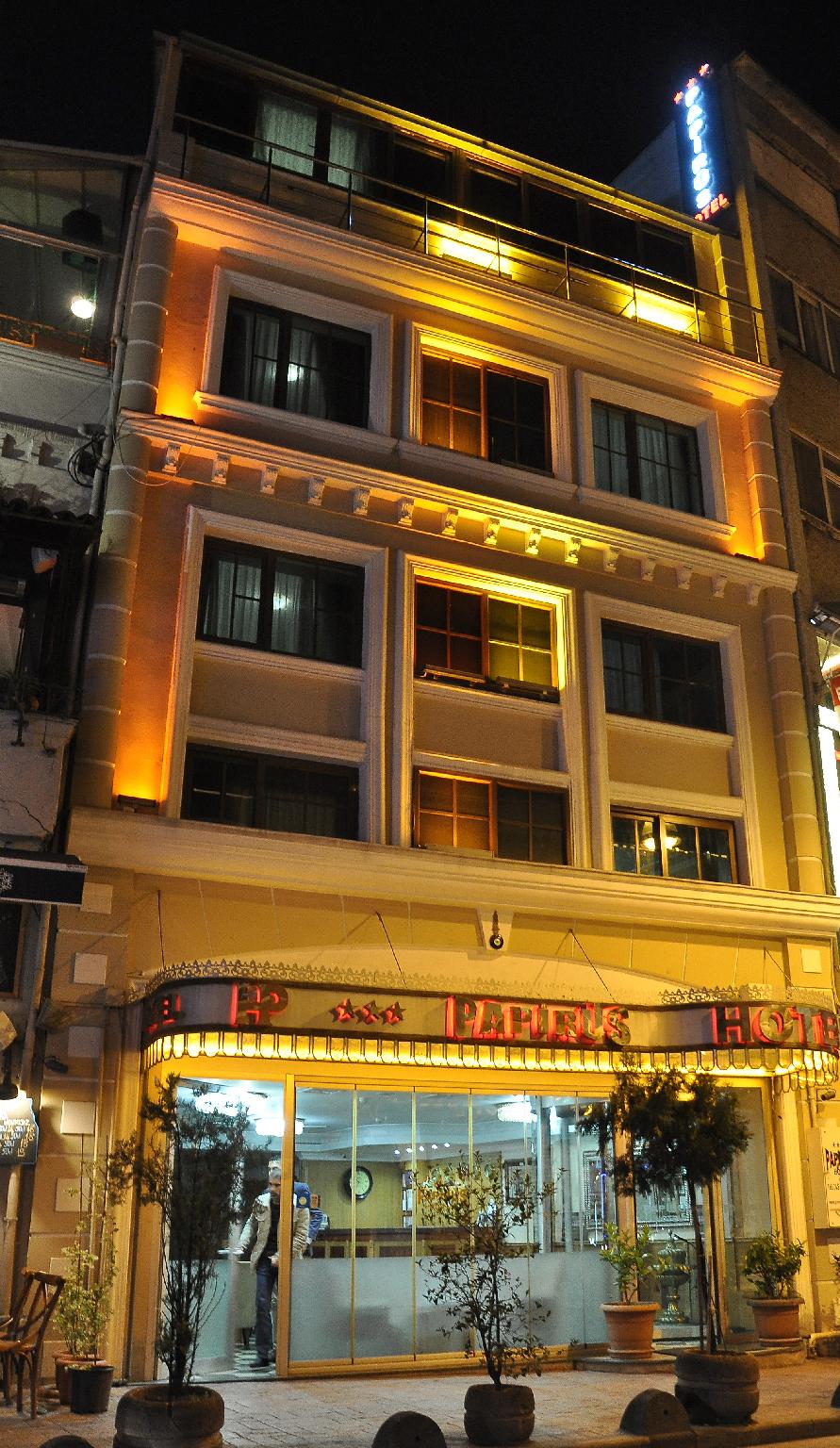 Grand Papirus Hotel