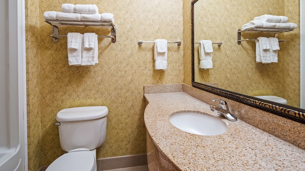 Best Western Plus Bradbury Inn and Suites