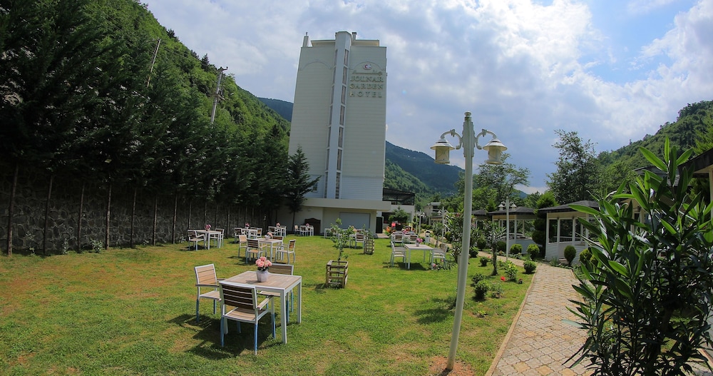 Jolnar Garden Hotel