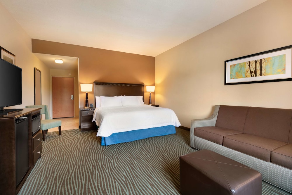 Hampton Inn & Suites Parkersburg Downtown