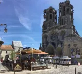 Logis du Parvis Hôtels à : Bruyères-et-Montbérault