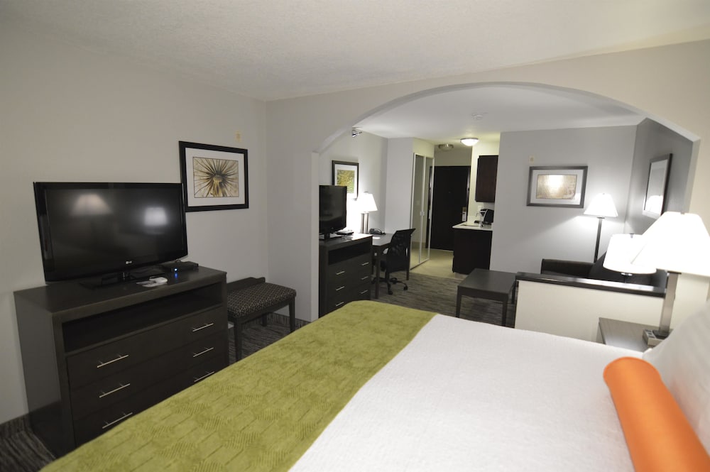 Best Western Plus Liberal Hotel & Suites