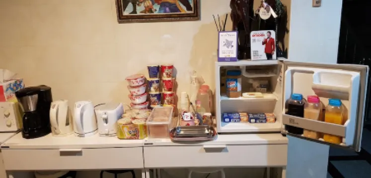 Queen Motel Andong Отели в г. Андон