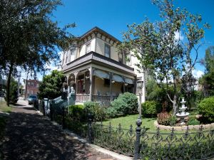 Roussell's Garden Bed & Breakfast