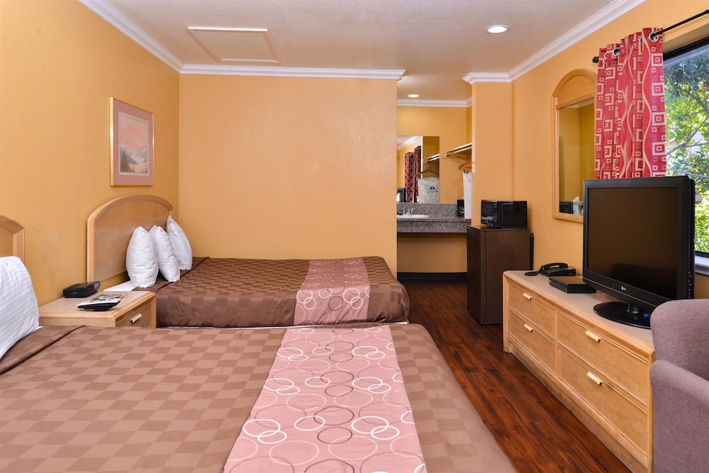 Americas Best Value Inn and Suites Clearlake