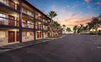 Red Roof Inn Stockton Hotel dekat Sky Zone Trampoline Park Stockton