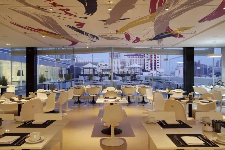 Centara Watergate Pavilion Hotel Bangkok