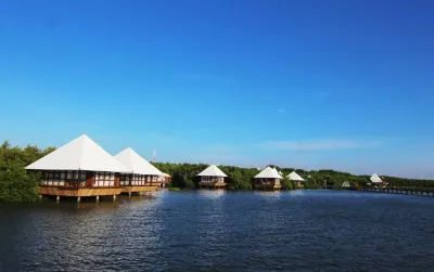BeeJay Bakau Resort Hotel dekat Simpang Cemorotigo Bromo
