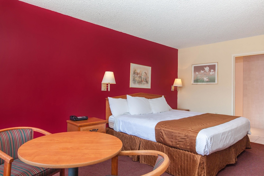 Americas Best Value Inn & Suites Bakersfield Central