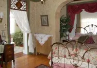 Schuster Mansion Bed & Breakfast Hotels in West Milwaukee