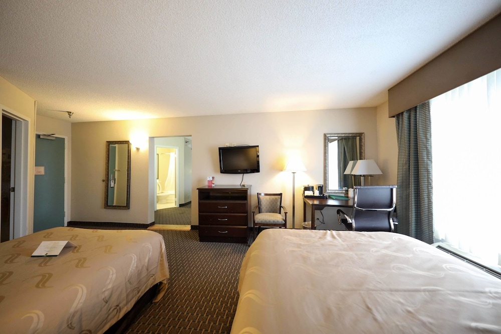 Copley Inn & Suites, Copley - Akron