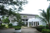 Jacaranda Indian Ocean Beach Resort Các khách sạn ở Tiwi