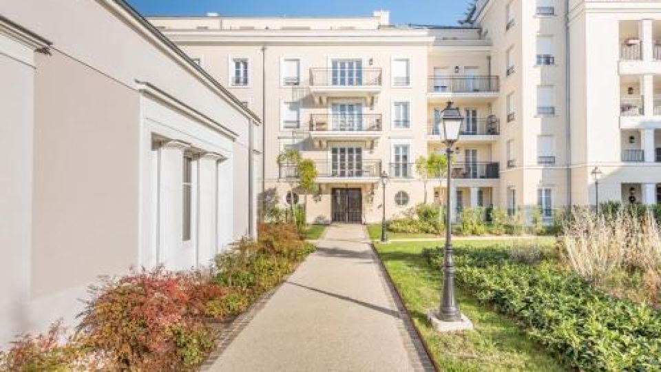 Air-Conditioned Apartment, Walking Distance to Disney - Disney Magical Homes, Paris
